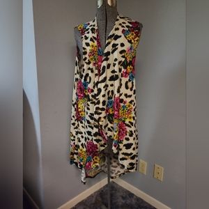PLUS SIZE FLORAL/ANIMAL PRINT HI/LOW POLY VEST